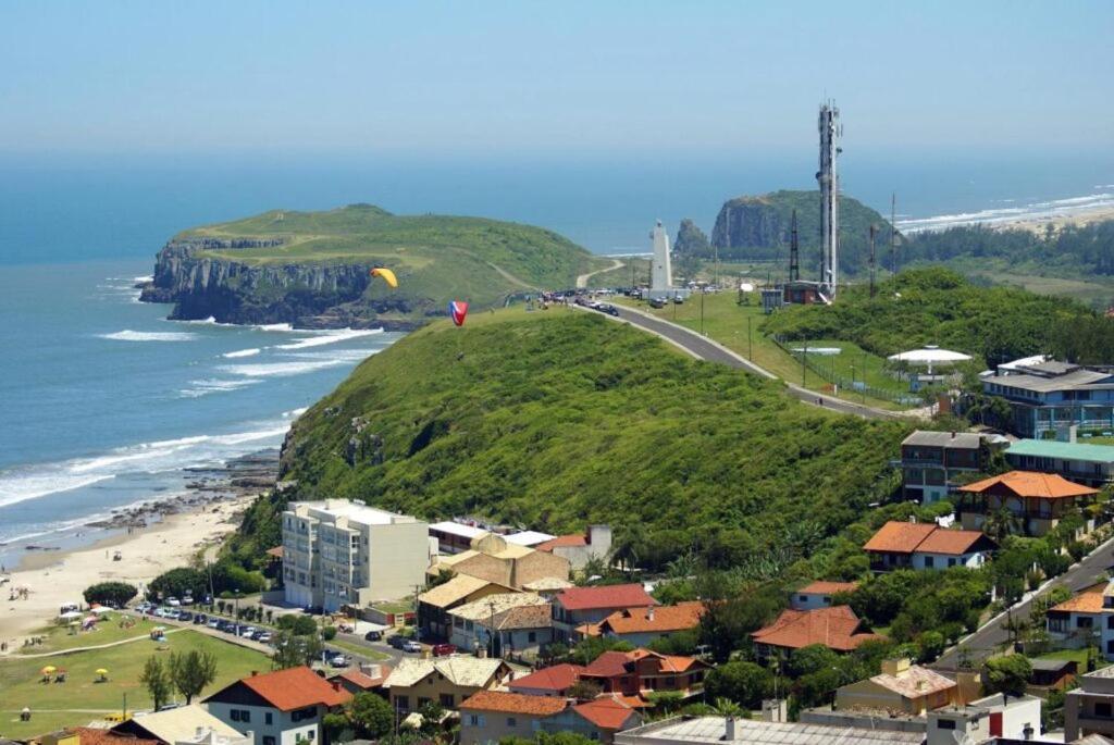 Kitnet K1 Em Torres-Rs - Na Mais Bela Praia Gaucha - Cozinha - Banheiro - Ar Condicionado - Smart Tv 32' - Wi-Fi - Anfitria Superhost No Bnb Exteriér fotografie